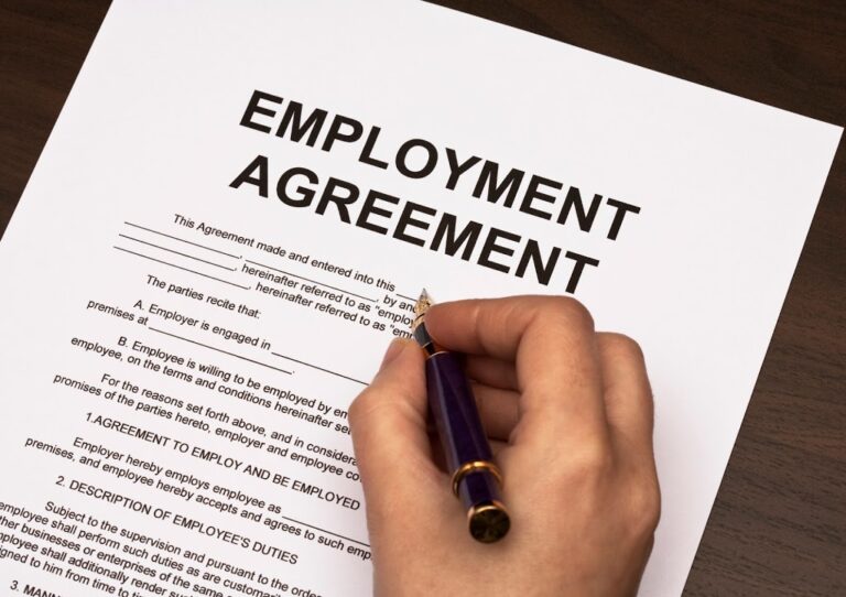 Read more about the article Points to be Taken While Assigning an Employment Agreement