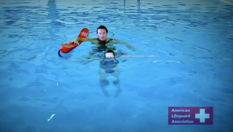 Read more about the article Discover the Perfect Lifeguard Class: Your Path to Saving Lives