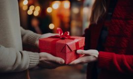 Benefits of Same Day Delivery for Customised Gifts in Singapore