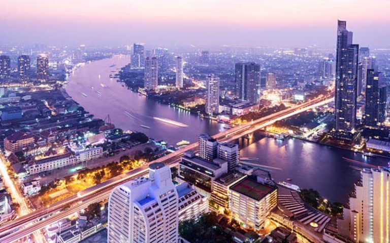 Read more about the article Top 10 Unforgettable Experiences in Bangkok for First-Time Travelers