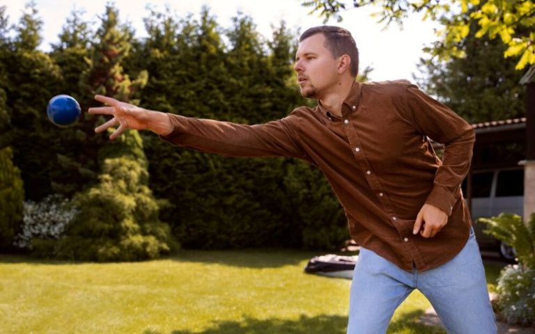 Read more about the article What Do the Markings on Lawn Bowls Mean?