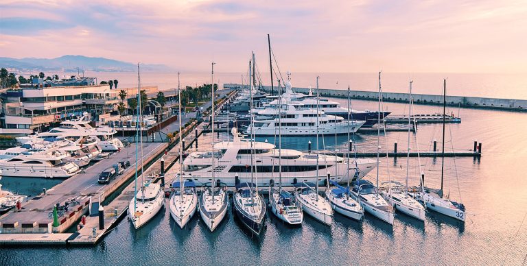 Read more about the article Pros And Cons of The Different Types of Yachts Available for Sale in Market