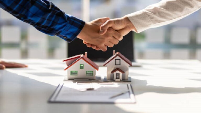 Read more about the article How to Become a Texas Real Estate Broker