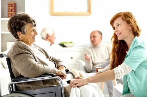 Read more about the article The Importance of Home Nursing for Patients with Dementia in Dubai