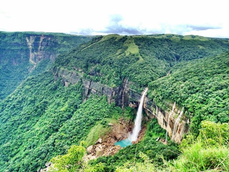 Read more about the article Nohkalikai Falls: The Tragic Legend Behind the Majestic Waterfall