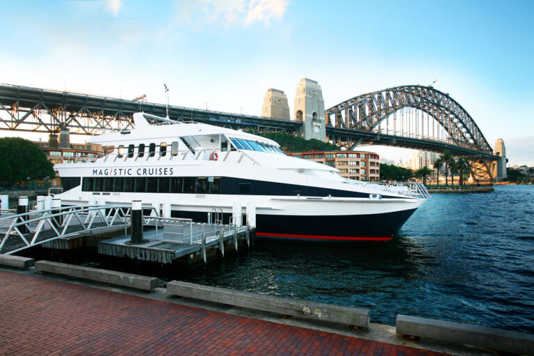 Read more about the article Dining with a View: Exploring the Best Lunch Cruises on Sydney Harbour