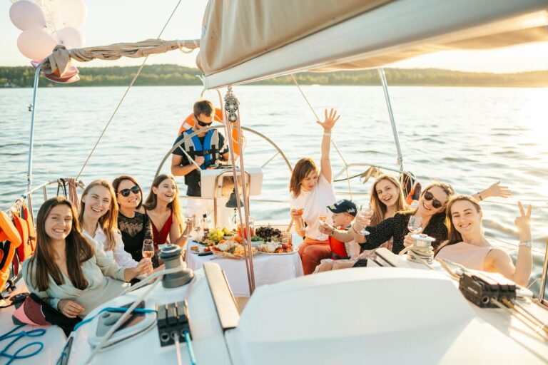 Read more about the article 10 Tips for Planning the Perfect Yacht Rental Birthday Party in Dubai