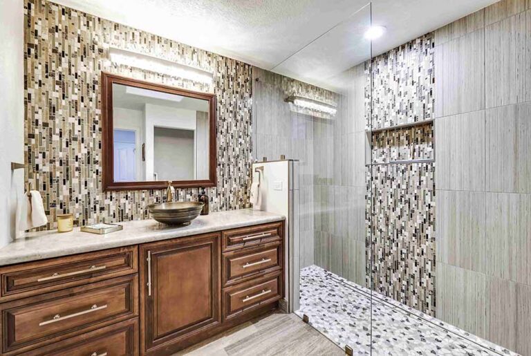 Read more about the article Luxury Bathroom Remodeling Services in Phoenix & Paradise Valley