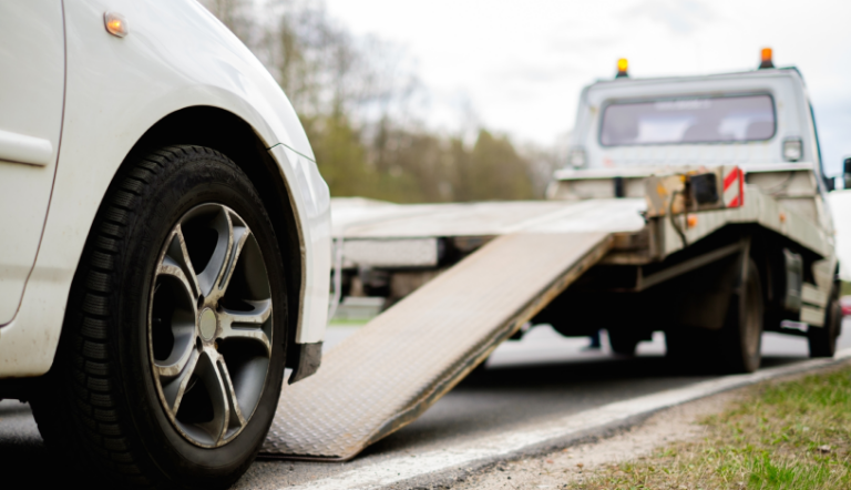 Read more about the article Everything You Need to Know About Roadside Assistance and Car Recovery in Abu Dhabi