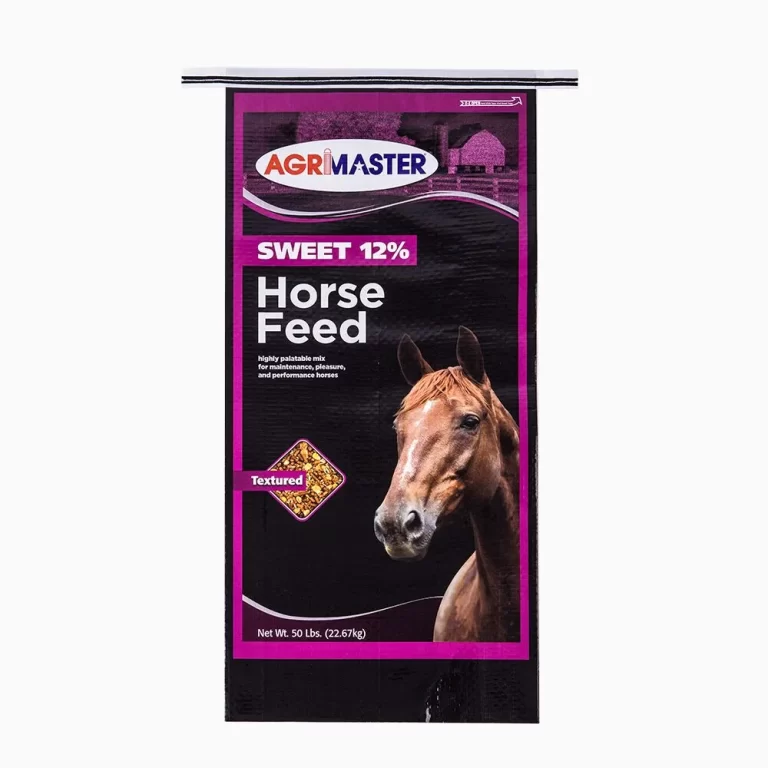 Read more about the article The Ultimate Guide to Horse Food Bags: Choosing the Best Feed Bag for Horses