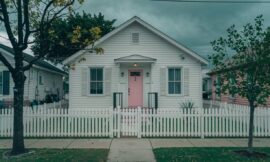 How a Vinyl Picket Fence Can Transform Your Curb Appeal