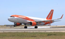 Ways to Reach EasyJet Customer Service by Phone, Chat, and Email: An Ultimate Guide