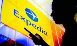 ¿Como hablo con una persona real en expedia?