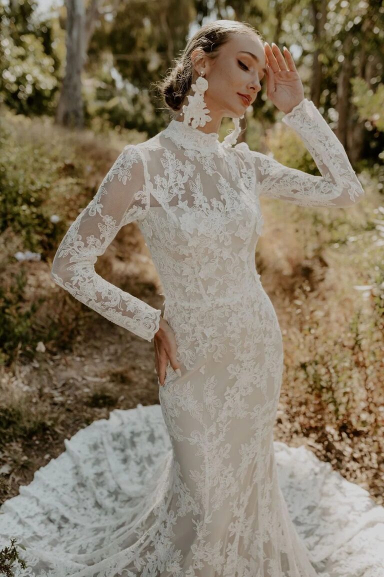 Read more about the article Boho Wedding Dress with Sleeves: Shop Unique Bohemian Gowns