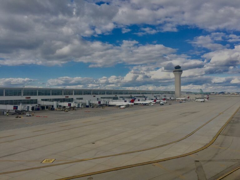 Read more about the article Cómo comunicarse con el número de teléfono de servicio al cliente de Copa Airlines : una guía completa