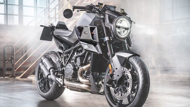 Read more about the article The History of the Motorcycle: From Wooden Frames to Electric Dreams