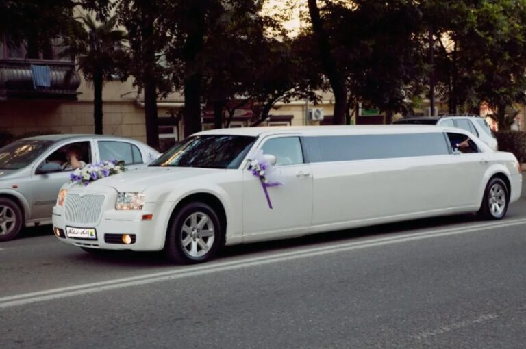 Read more about the article Wedding Limo Toronto – Mood-Lit Interiors