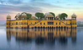 Discover the Magic of Agra with the Best Taj Mahal Day Tour