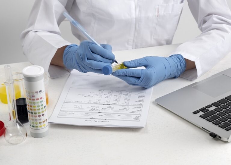 Read more about the article How a Simple Blood Test Could Help Detect Cancer in Its Earliest Stages 🩸
