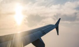 ¿Cómo hablar con una persona en Expedia?
