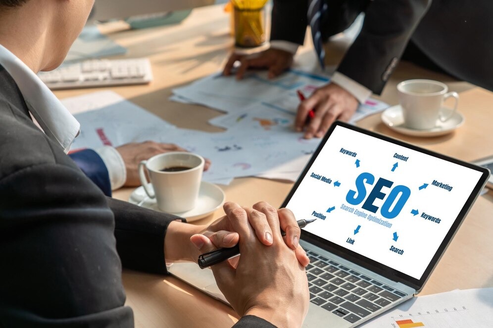 seo-search-engine-optimization-modish-ecommerce-online-retail-business_31965-656625