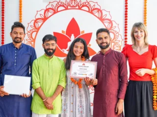 100-ore-di-yoga-ttc-rishikesh