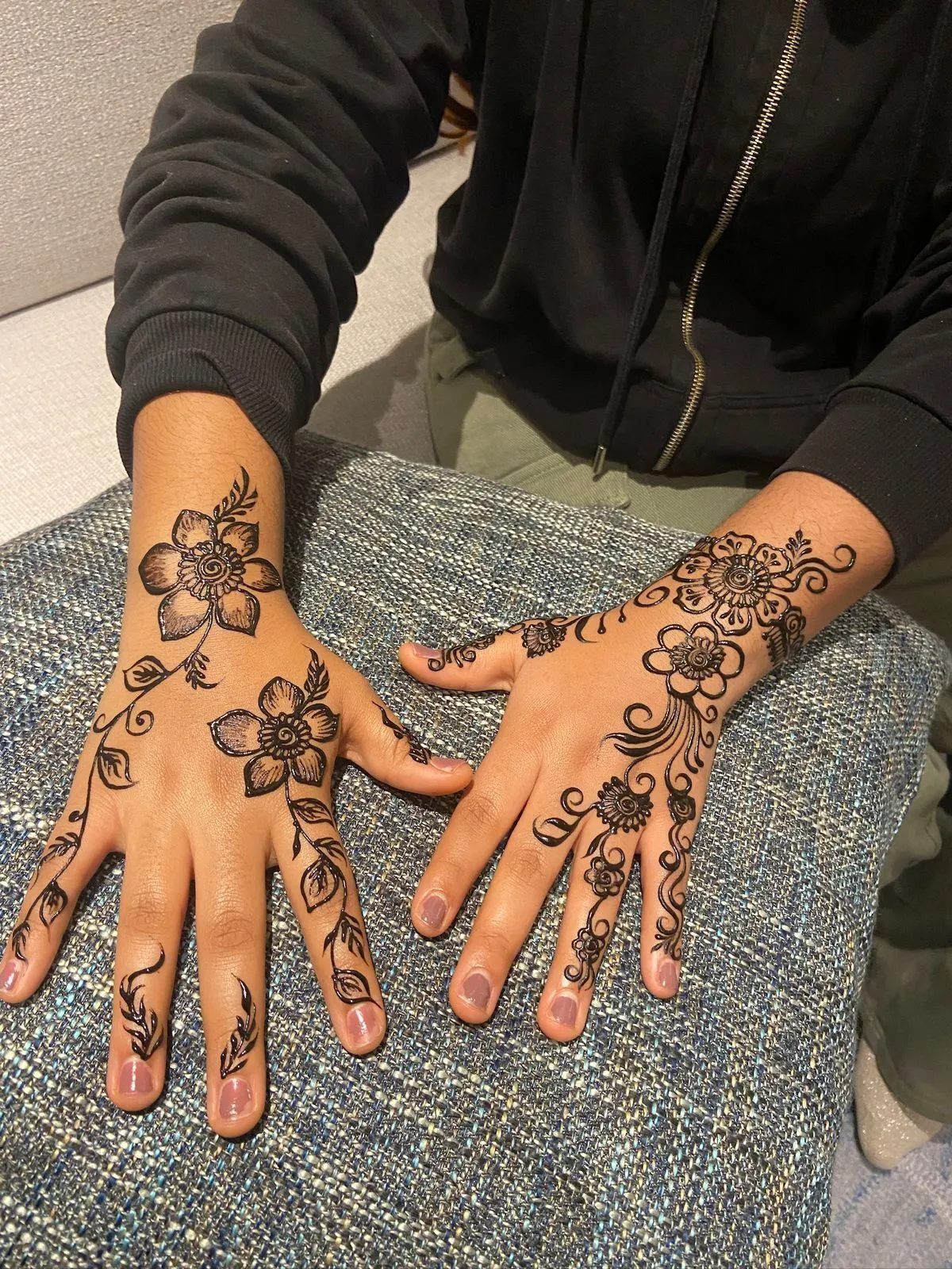 Shifaz Henna Dubai (Home Service)