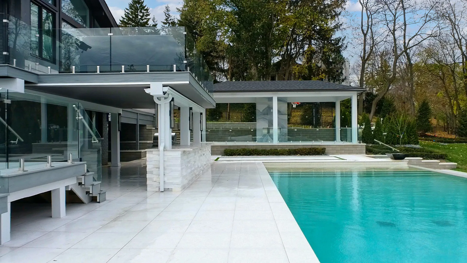 Custom Pool Houses That Redefine Outdoor Luxury