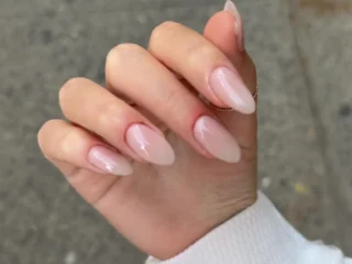 first-time-getting-hard-gel-extensions-are-they-supposed-to-v0-lofsrs9y5ssf1