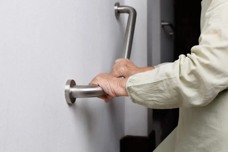 Safe & Secure Grab Bar Installation in Dallas