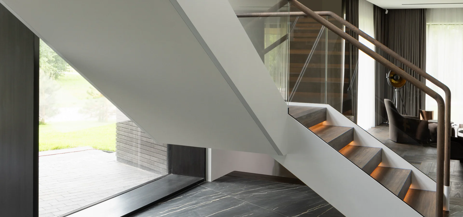 Bespoke Staircase Manufacturer | Custom Wooden Stairs by LHM STEP