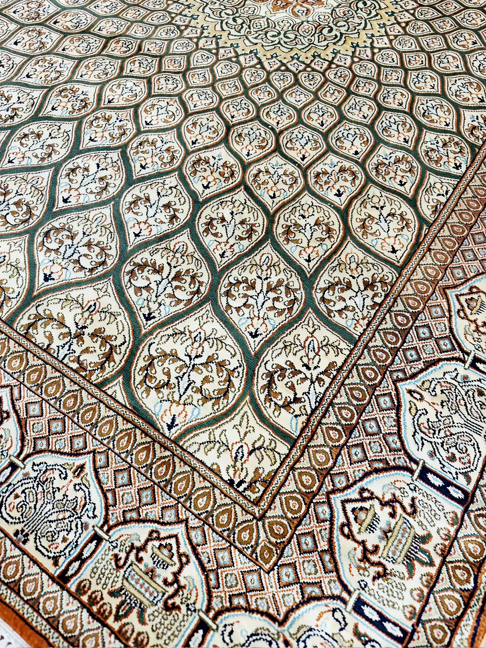 Jansons Carpets Showcases Handmade Wool Carpets in Delhi with Premium Craftsmanship