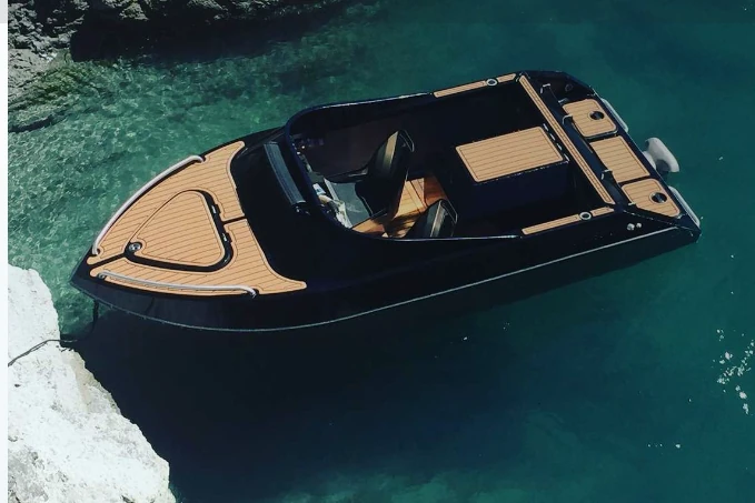 Non Slip Boat Flooring for Safer and More Comfortable Decks