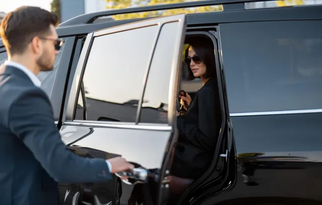 Lionsgate Limousine – Luxury Black Car & Chauffeur Service in Vancouver